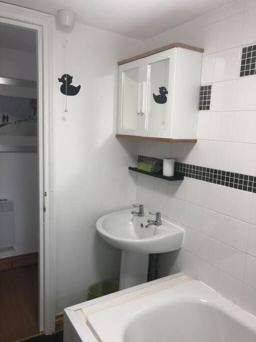 Seaton, Devon, Two Bed Apartment, Just Off The Sea Front. 외부 사진