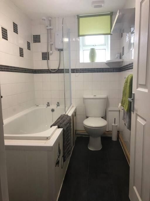 Seaton, Devon, Two Bed Apartment, Just Off The Sea Front. 외부 사진
