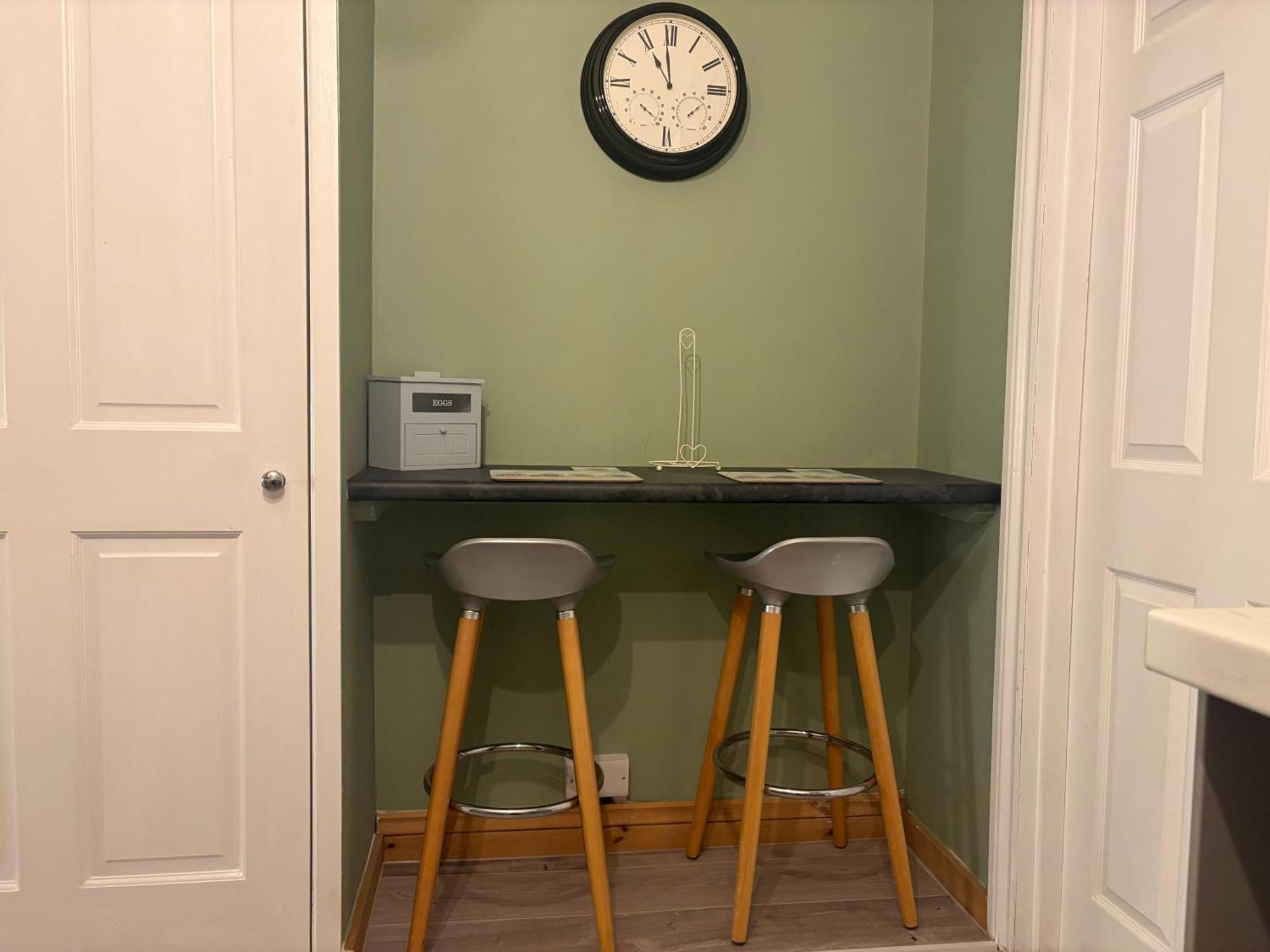Seaton, Devon, Two Bed Apartment, Just Off The Sea Front. 외부 사진
